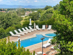 Pool and Jacuzzi - Charming villa in Umbria Montefiascone